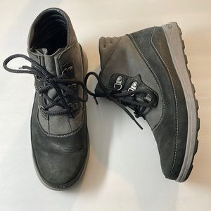 Chaco Women's Ember Boots size 7